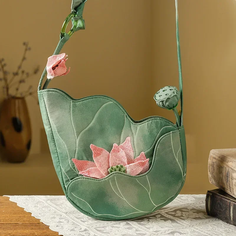 Women'S Bags New Collection - Elegante borsa a tracolla con ricamo